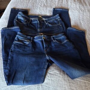 Tommy Bahama Slim Boyfriend Jeans 30x29- set of 2